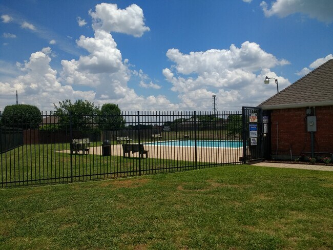 Building Photo - 2361 Shirecreek Cir