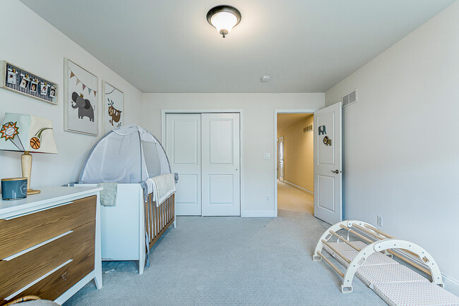 Building Photo - 3075 N Spurway Dr