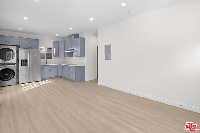 Building Photo - 2445 Harwood St