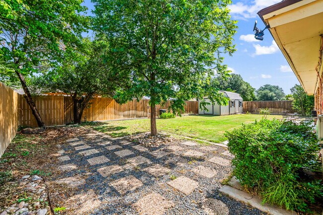 Building Photo - Spacious Home in Southwest Lubbock w/ Office