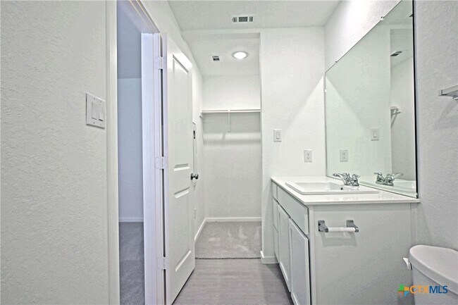 Building Photo - 11822 Bluebell Rdg