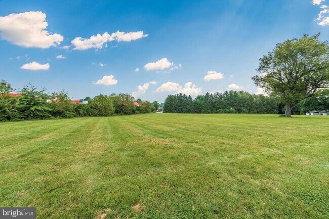 Building Photo - 103 Savannah Ct