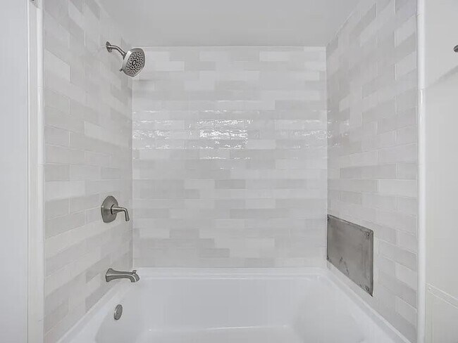 Building Photo - 555 E William St