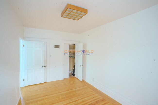 Building Photo - 107 Bridgeway