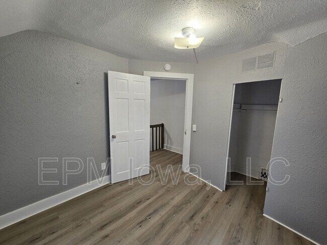 Building Photo - 716 Fowler St