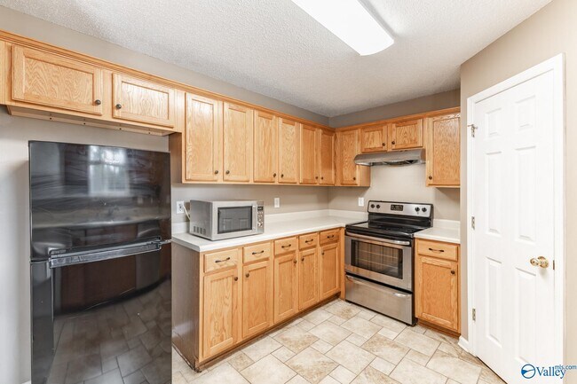 Building Photo - 117 Bambi Ln