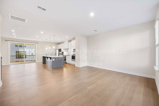 Building Photo - 9769 Oaklawn Blvd NW