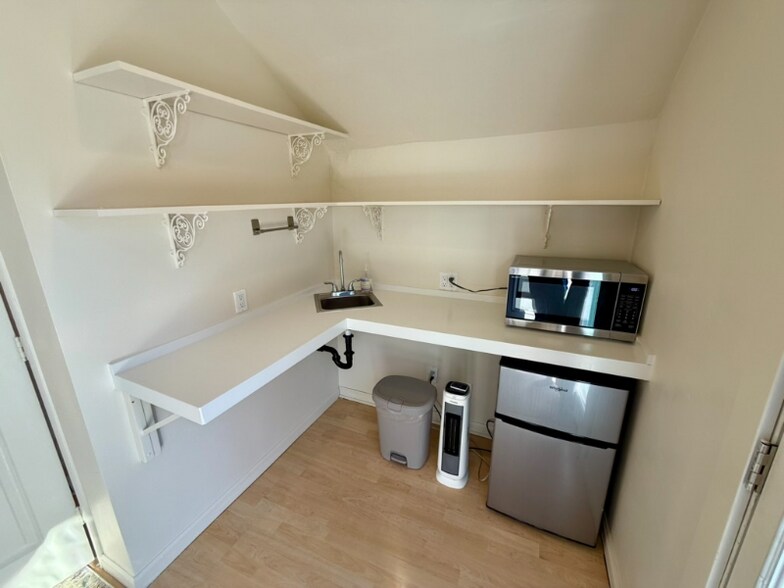 Building Photo - 1877 Virginia Ave