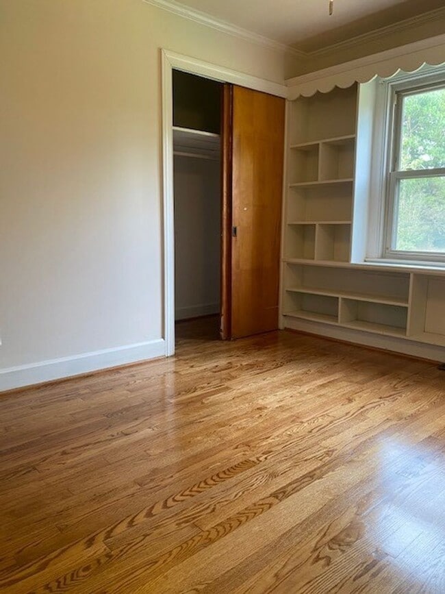 Building Photo - 819 Old Smith Chapel Rd