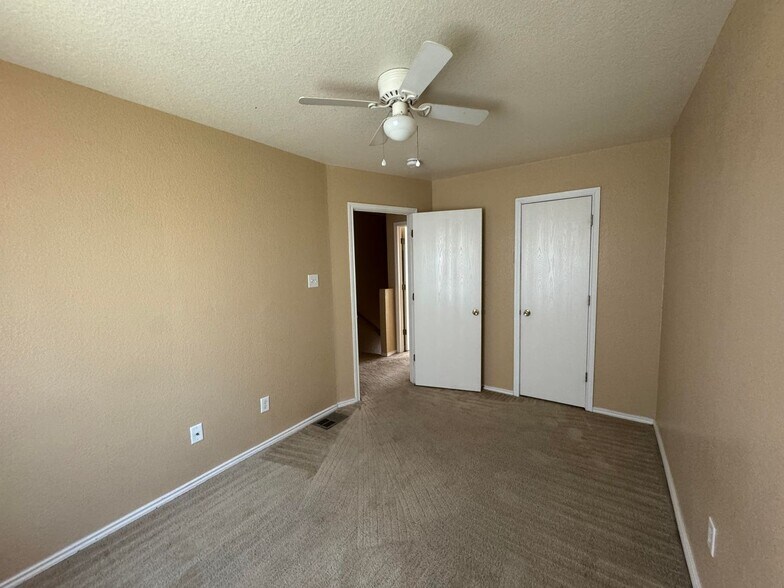 Building Photo - 4402 Jeff Scott Dr
