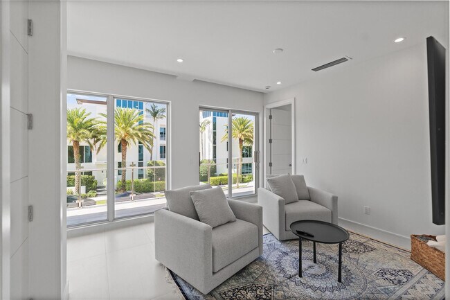 Building Photo - 221 Shore Ct