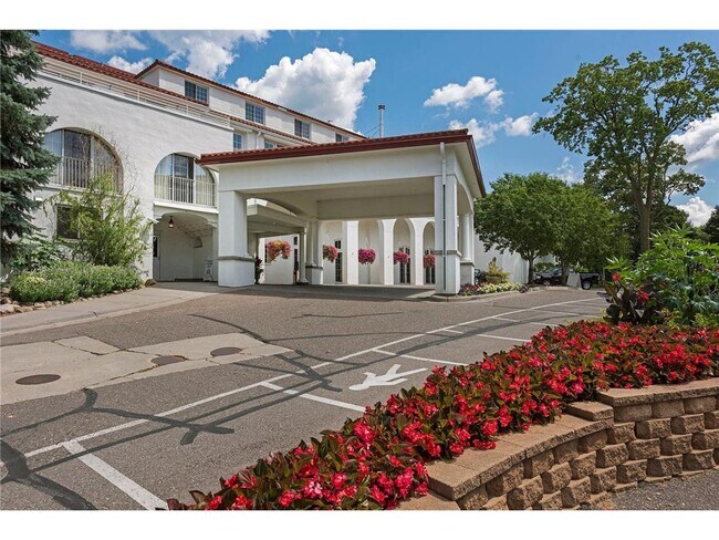Building Photo - 3159 Northview Rd