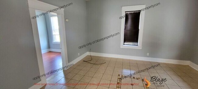 Building Photo - 3 Bedroom 1 Bathroom for rent