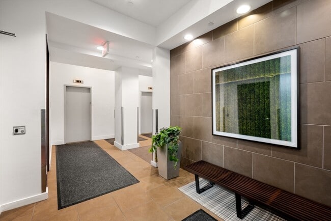 Building Photo - 88 Kingston St