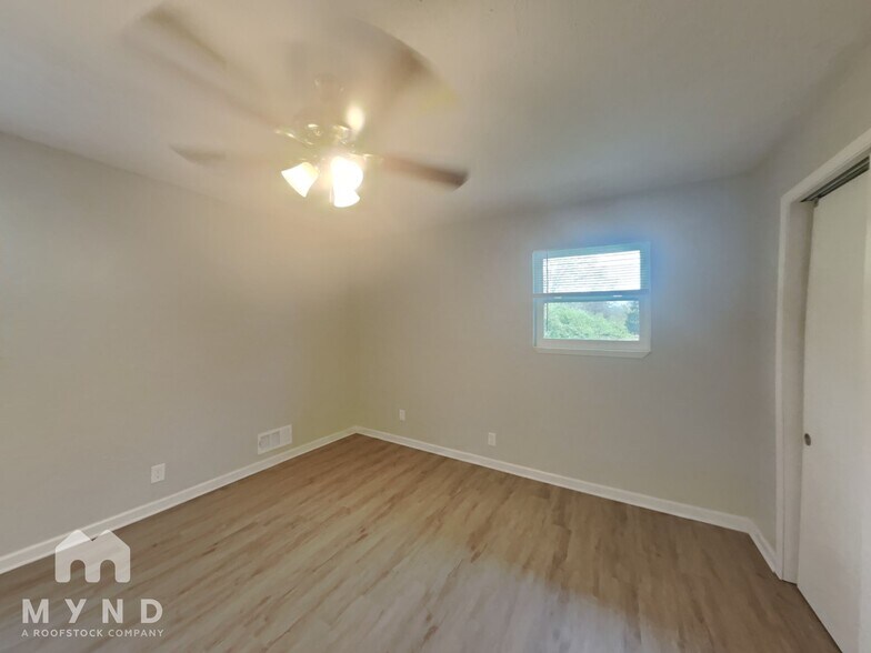 Building Photo - 7006 Vesta Way