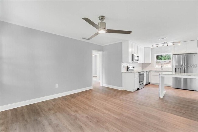 Building Photo - 1610 Tulane St