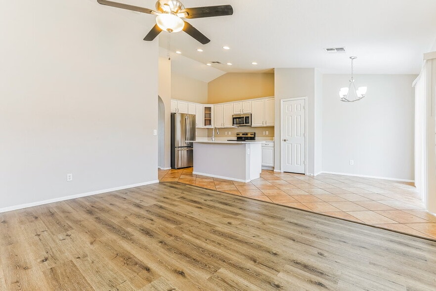Building Photo - 4148 E Stratford Pl