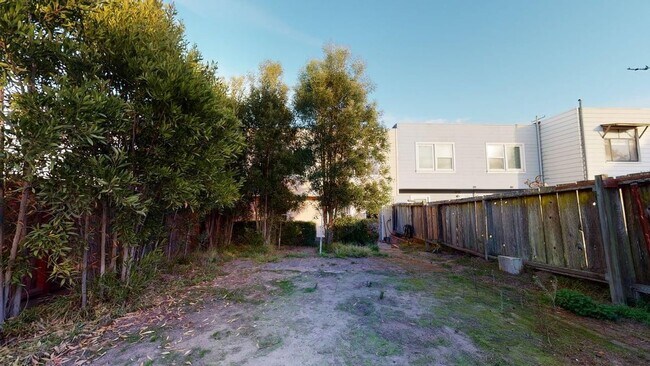 Building Photo - 2059 20th Ave