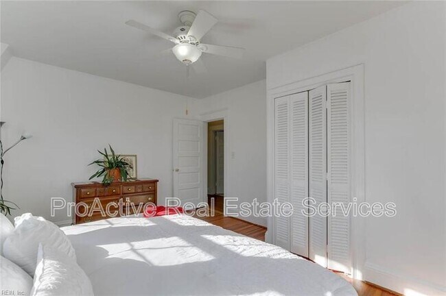 Building Photo - 1146 Rockbridge Ave