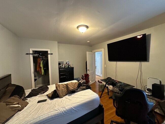 Building Photo - 154 Vine St