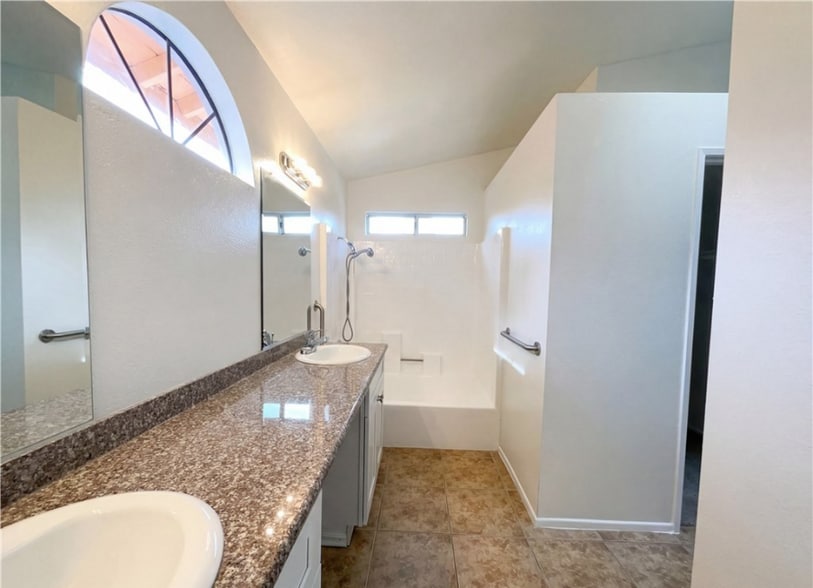 Building Photo - 25311 Chicago Ave