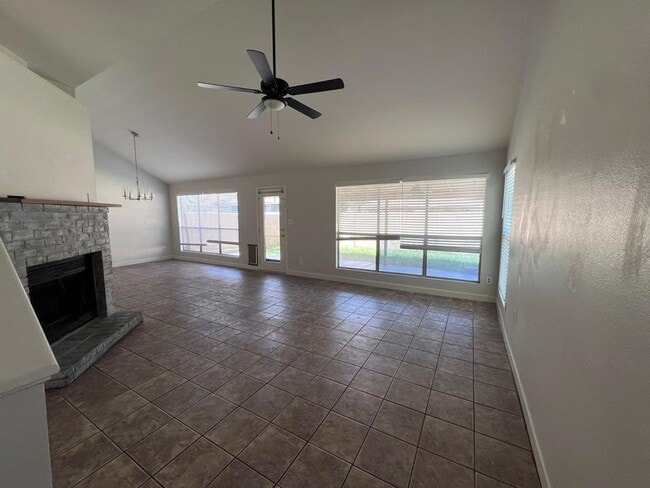 Building Photo - 3818 W Harrison St