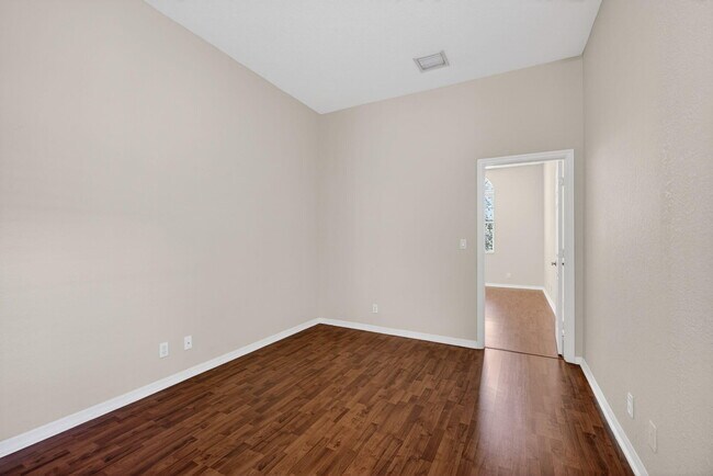 Building Photo - 4991 Bonsai Cir