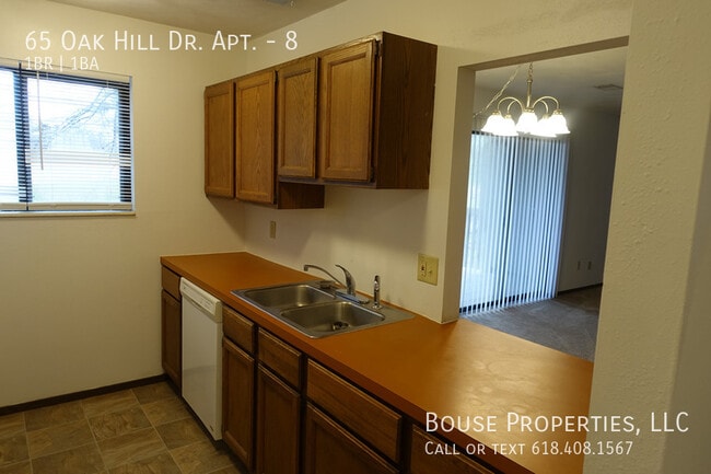 Building Photo - 65 Oak Hill Dr