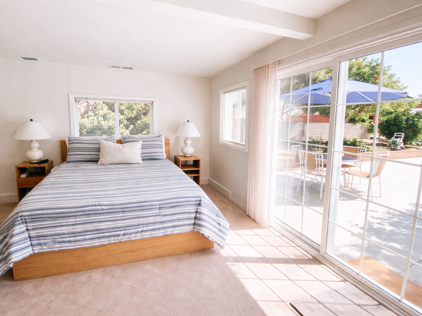 Building Photo - 2404 Chatsworth Blvd