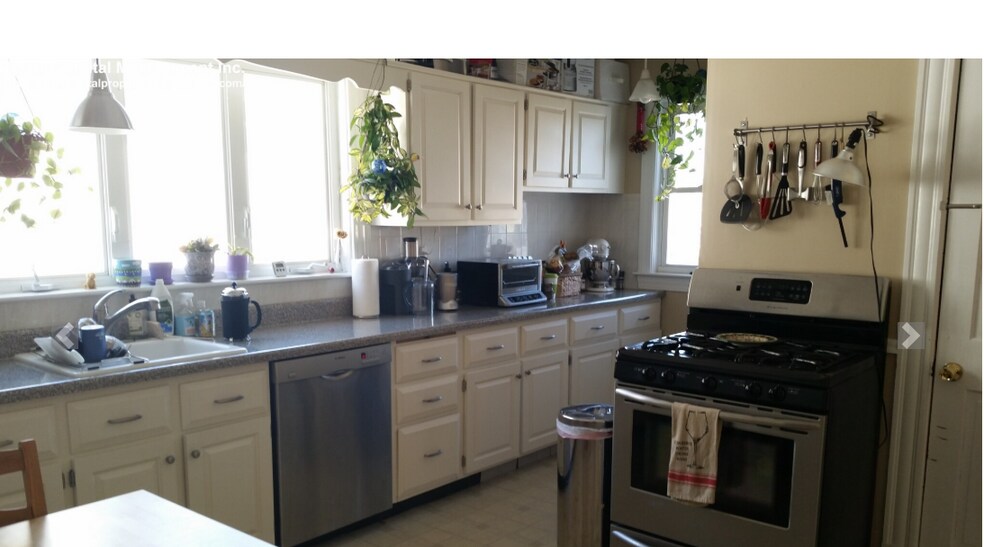 Building Photo - 97 W Quincy St