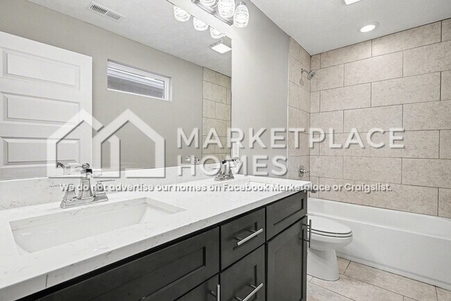 Building Photo - 2437/109 Bell St