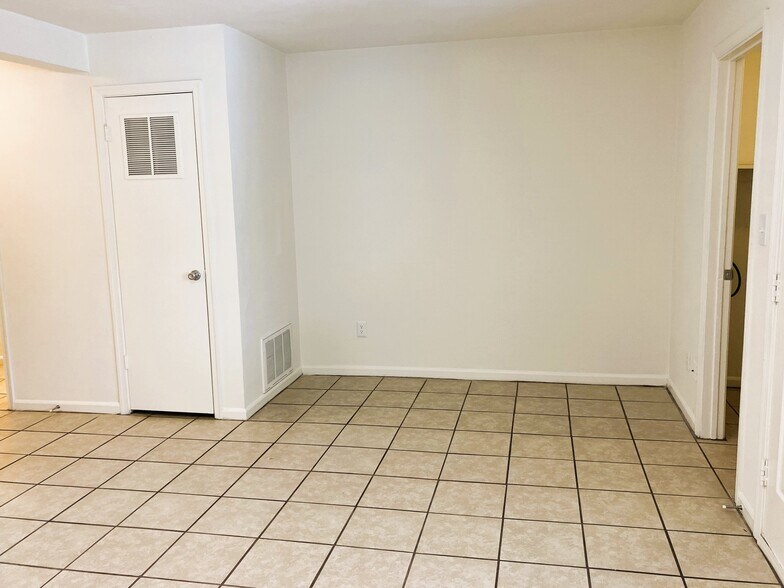 Building Photo - 4304 Worthing Ln