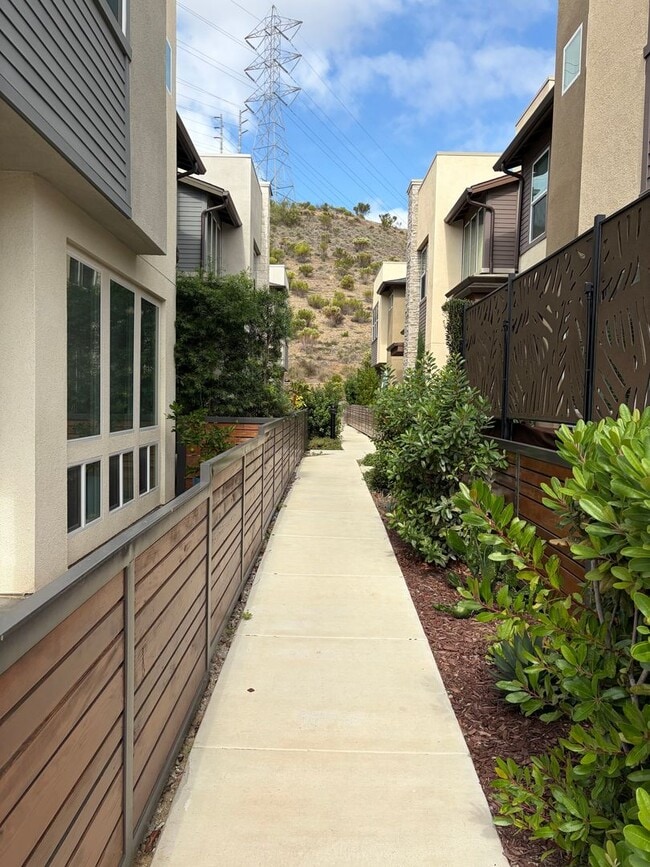 Building Photo - 10881 McCan Ct