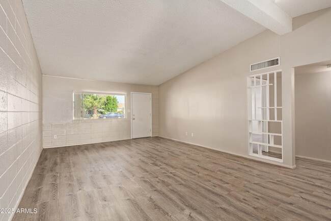 Building Photo - 7045 E Wilshire Dr