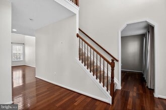 Building Photo - 2323 Springdale Ln