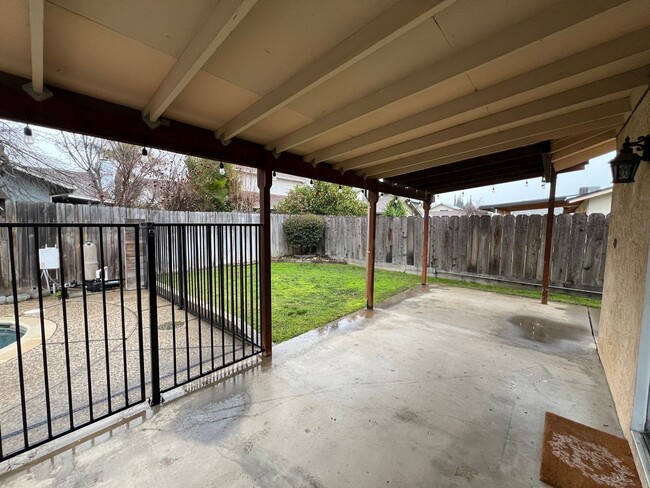 Building Photo - 3-bedroom single story located in Turlock!