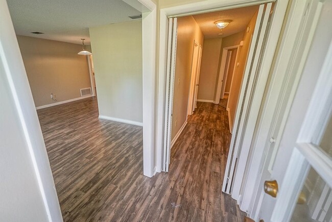 Building Photo - 3005 Tipperary Dr