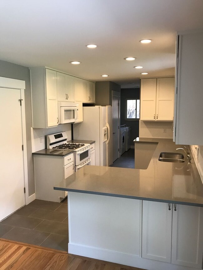 Building Photo - 1412 Patton St