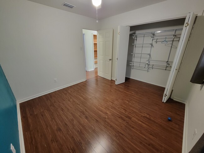 2nd room w/expansive closet - 7446 Cessna Dr