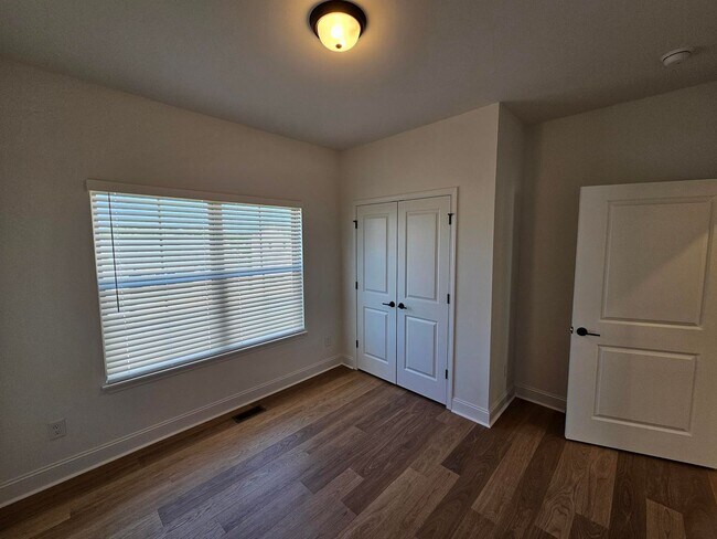 Building Photo - Brand-New Construction in Karns – Washer &...