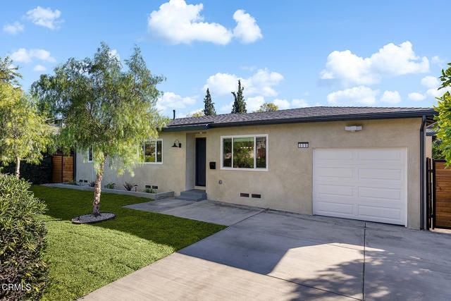 Building Photo - 550 MacDonald St