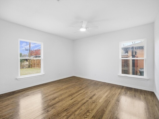 Building Photo - 10209 Casa View Dr