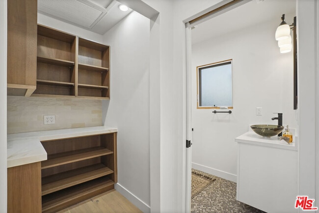 Building Photo - 3604 Stewart Ave