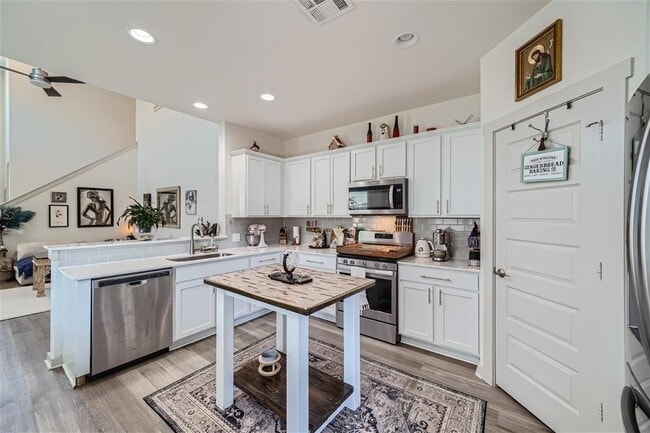 Building Photo - 8005 Linnie Ln