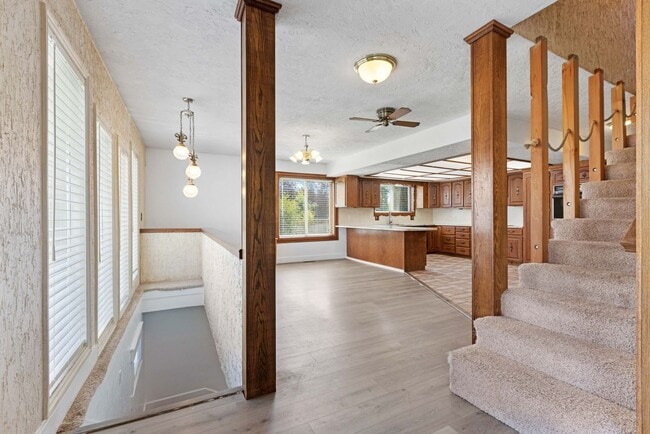 Building Photo - 4 BED 2.5 BATH HOME IN REXBURG
