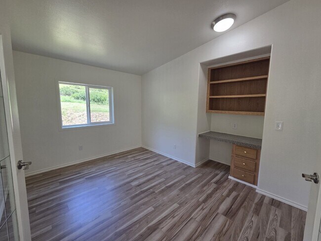 Building Photo - 3950 Shoestring Rd