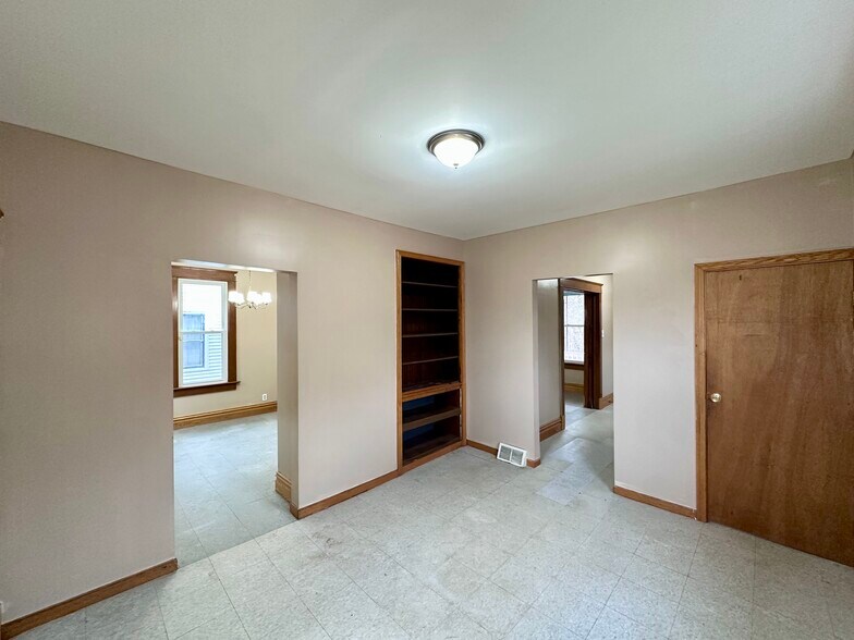 Building Photo - 610 Fairview Ave