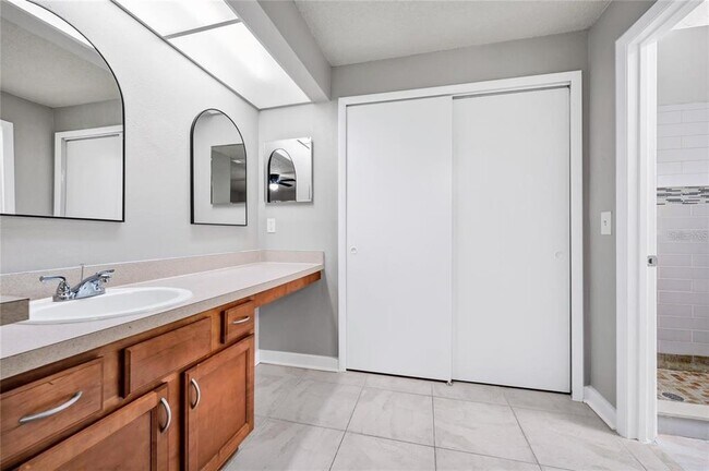 Building Photo - 7865 Sugar View Ct
