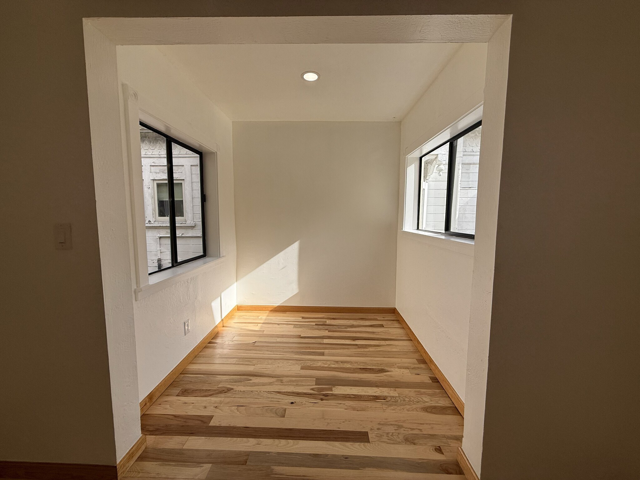 Building Photo - 1921 Harmon St