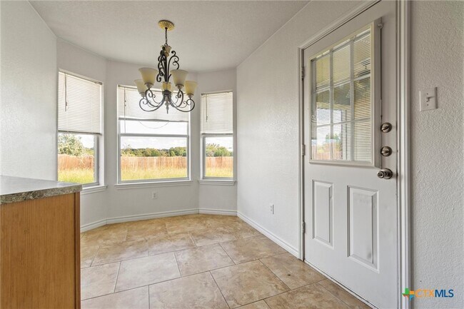 Building Photo - 3504 Saul Dr